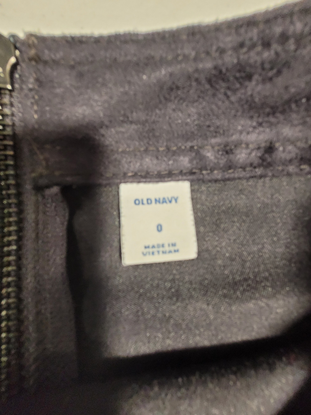 Old Navy Black A-Line Skirt with Front Pockets - Picture 2 of 4